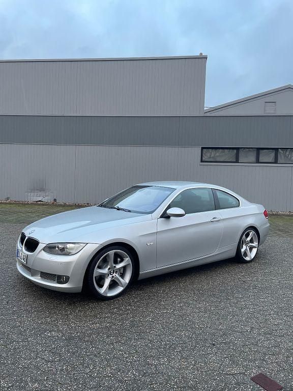 Gebraucht BMW 335 Sport Line 306 PS (225 kW) 2006 Silber Coupé