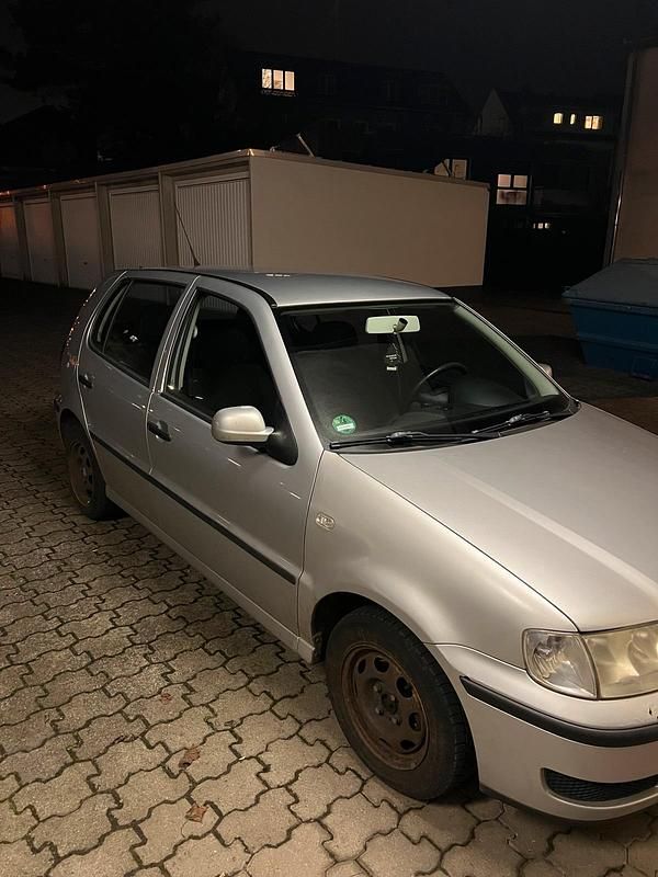 Gebraucht VW Polo 60 PS (44 kW) 2001 Silber Kleinwagen