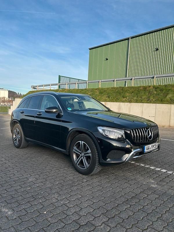 Gebraucht Mercedes GLC250 204 PS (150 kW) 2016 Schwarz SUV