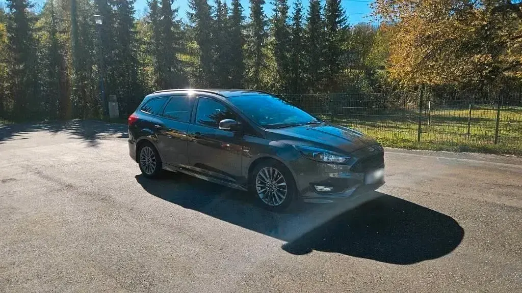Gebraucht Ford Focus ST-Line 182 PS (133 kW) 2018 Grau Limousine