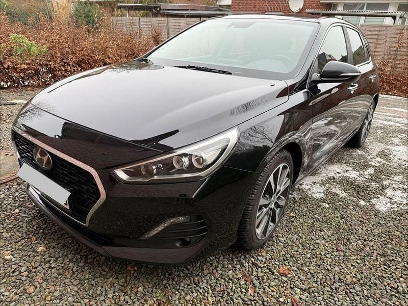 Schwarz Gebraucht 2019 Hyundai i30 Premium Limousine | 14.890 € (Guter Preis) - Bild 1/4