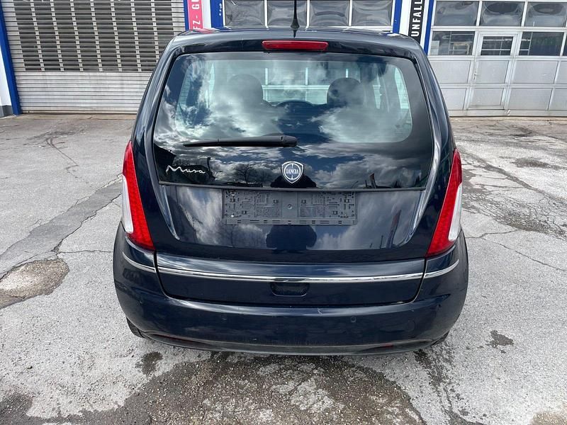 Gebraucht Lancia Musa 57 PS (41 kW) 2008 Blau Van / Kleinbus