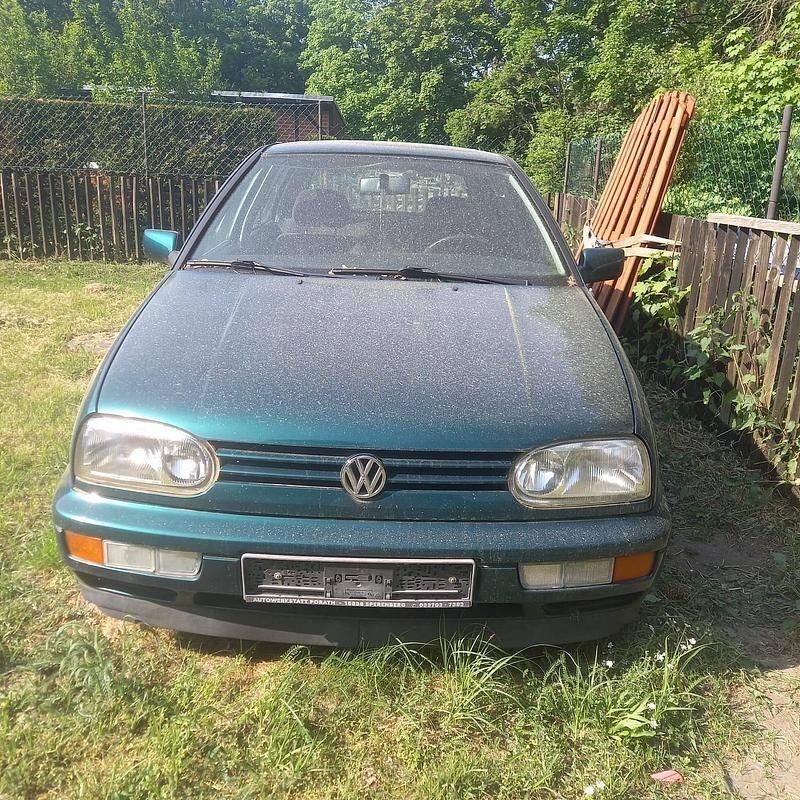 Gebraucht VW Golf III 75 PS (55 kW) 1996 Grün Kleinwagen