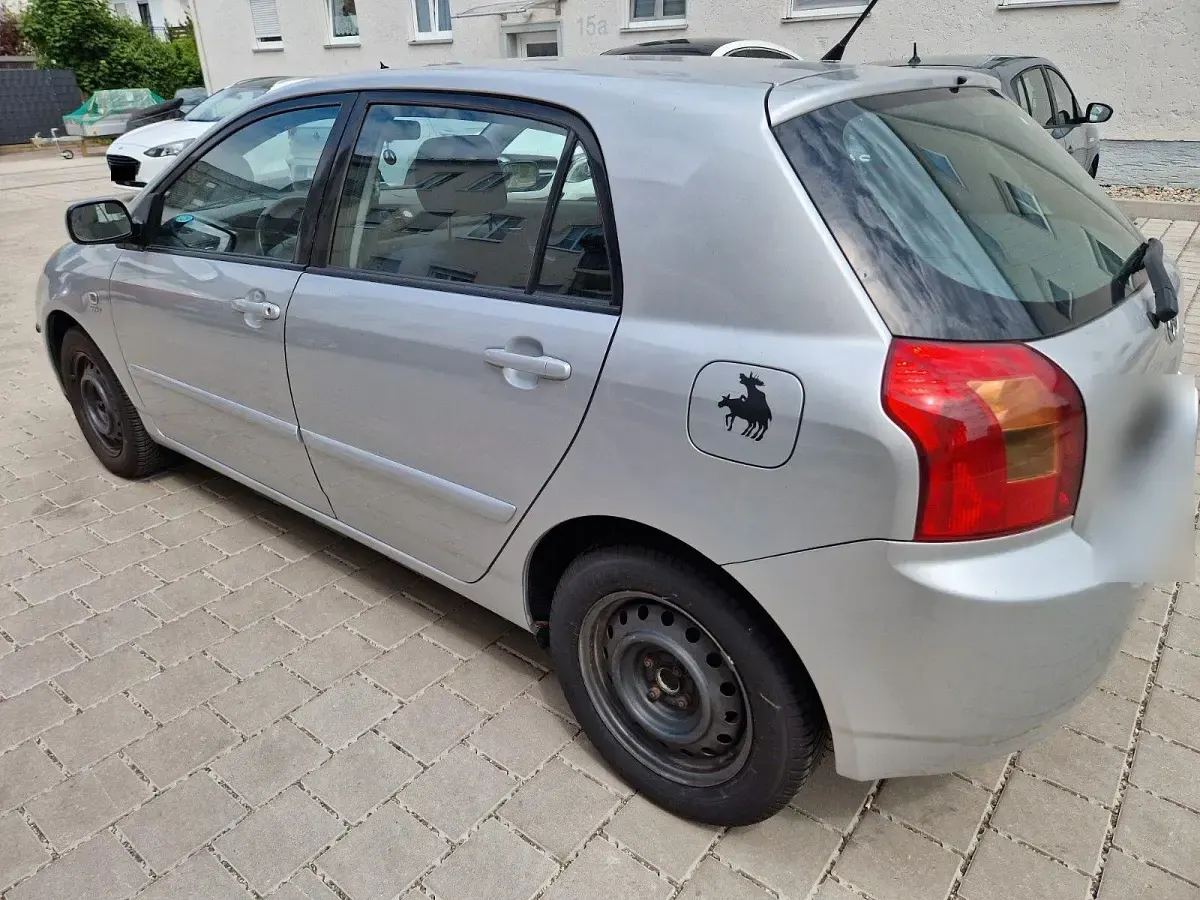 Gebraucht Toyota Corolla 110 PS (80 kW) 2002 Silber Limousine