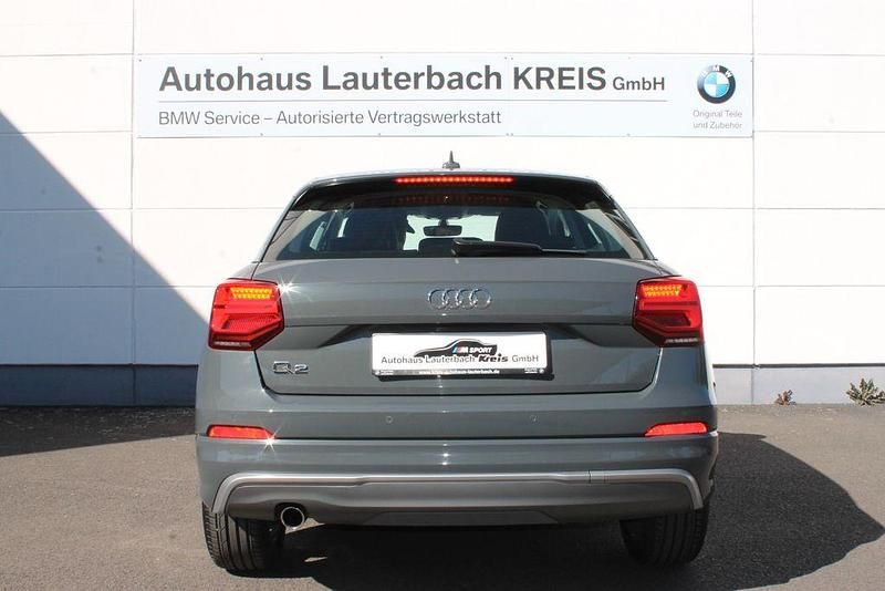 Gebraucht Audi Q2 S-Line 116 PS (85 kW) 2018 Grau SUV
