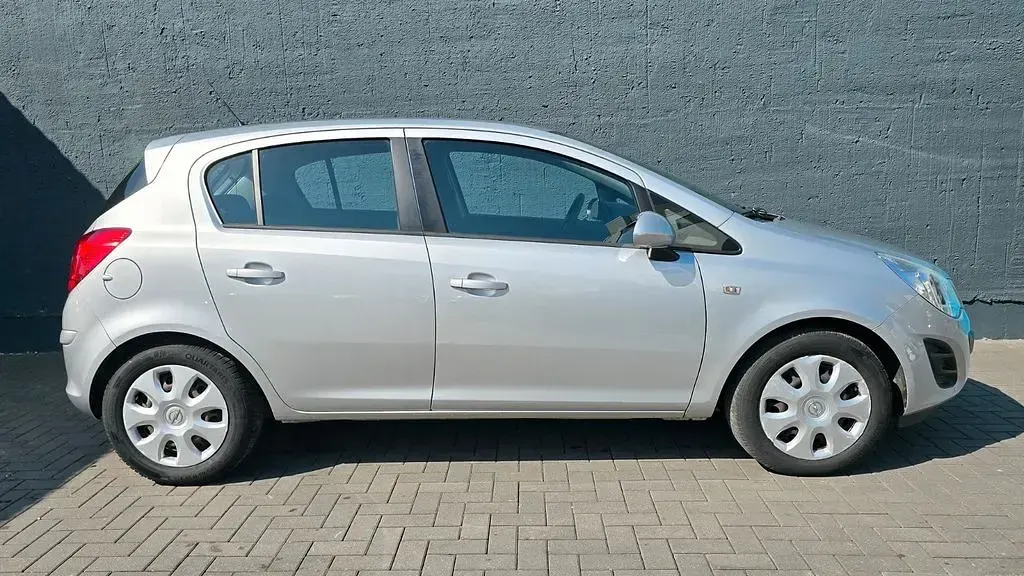 Gebraucht Opel Corsa Edition 75 PS (55 kW) 2014 Silber Kleinwagen