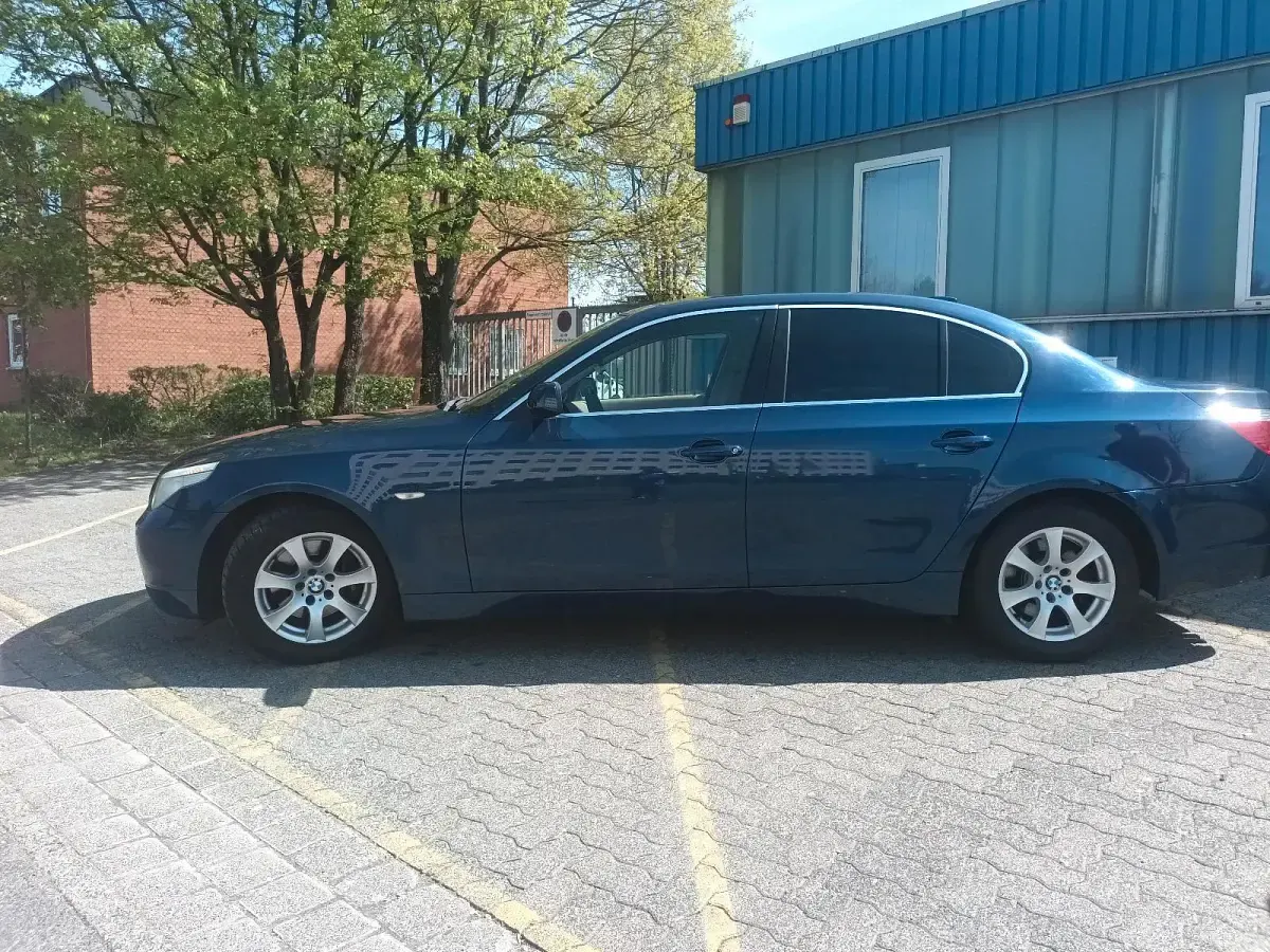 Używany BMW 520 170 KM (125 kW) 2004 Niebieski Sedan/Limuzyna