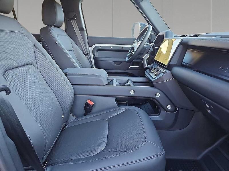 Gebraucht Land Rover Defender 353 PS (259 kW) 2026 Borasco grey SUV