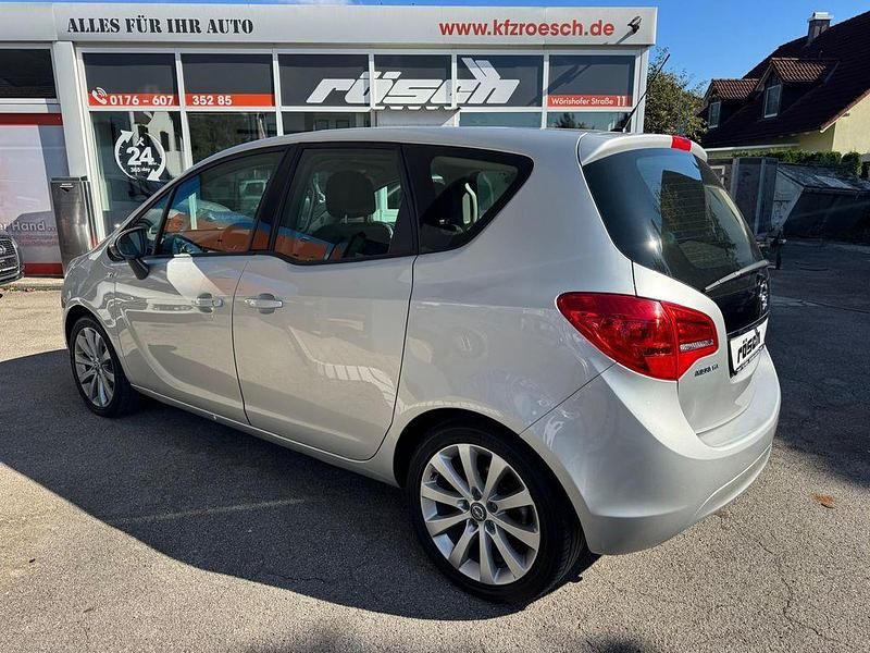 Gebraucht Opel Meriva Edition 101 PS (74 kW) 2010 Silber Van / Kleinbus