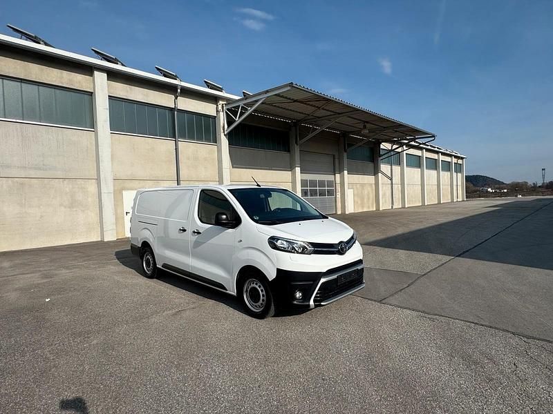 Gebraucht Toyota Proace 122 PS (89 kW) 2020 Weiß Van / Kleinbus