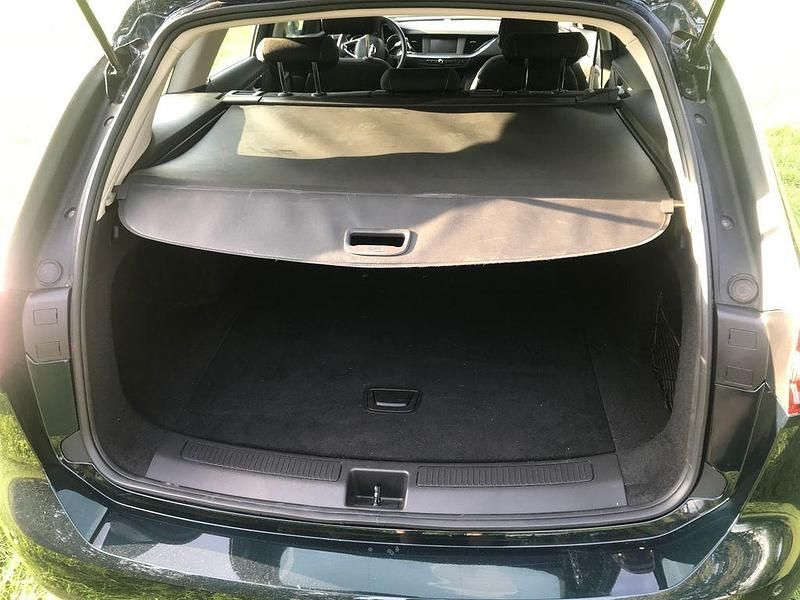 Gebraucht Opel Insignia Edition 136 PS (100 kW) 2018 Grün Kombi