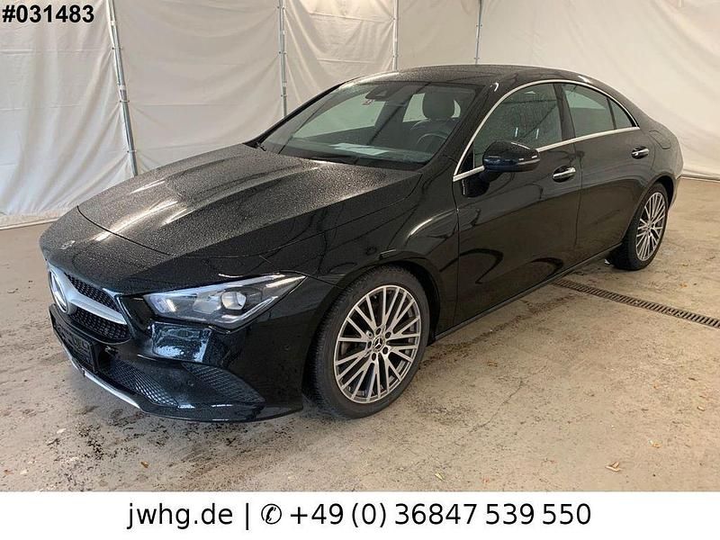 Schwarz Gebraucht 2019 Mercedes CLA200 Coupé | 23.450 € (Guter Preis) - Bild 1/4