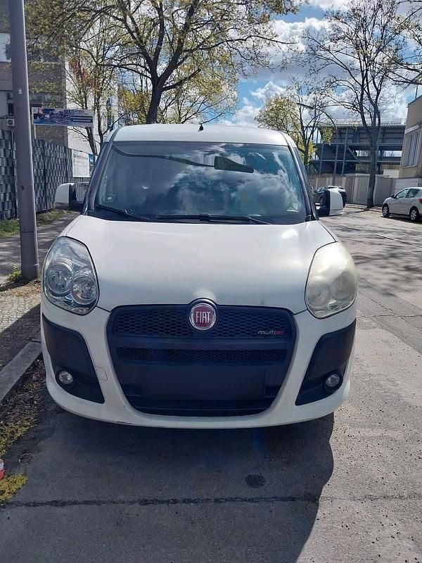 Gebraucht Fiat Doblò 105 PS (77 kW) 2019 Weiß Van / Kleinbus