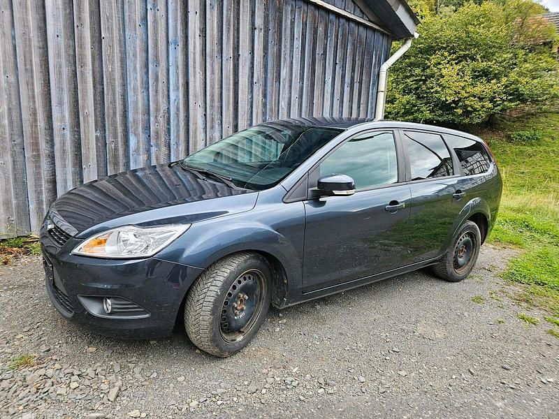 Blau Gebraucht 2009 Ford Focus Kombi | 3.300 € (Fairer Preis) - Bild 1/4