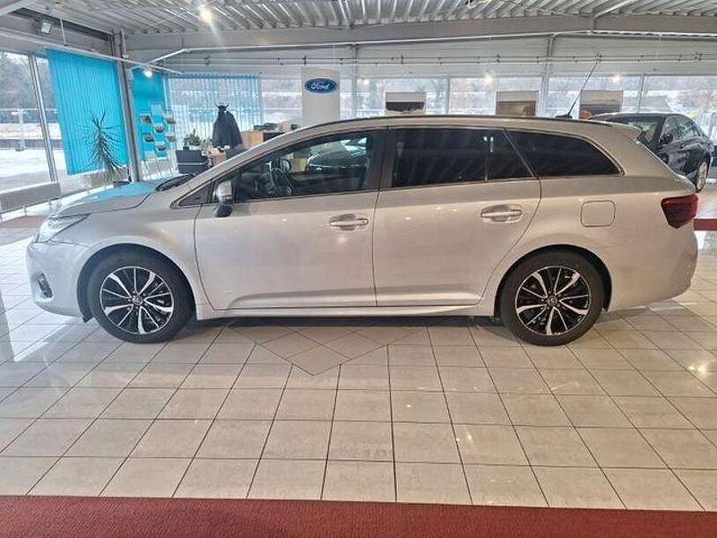 Gebraucht Toyota Avensis Team 147 PS (108 kW) 2018 Silber Kombi