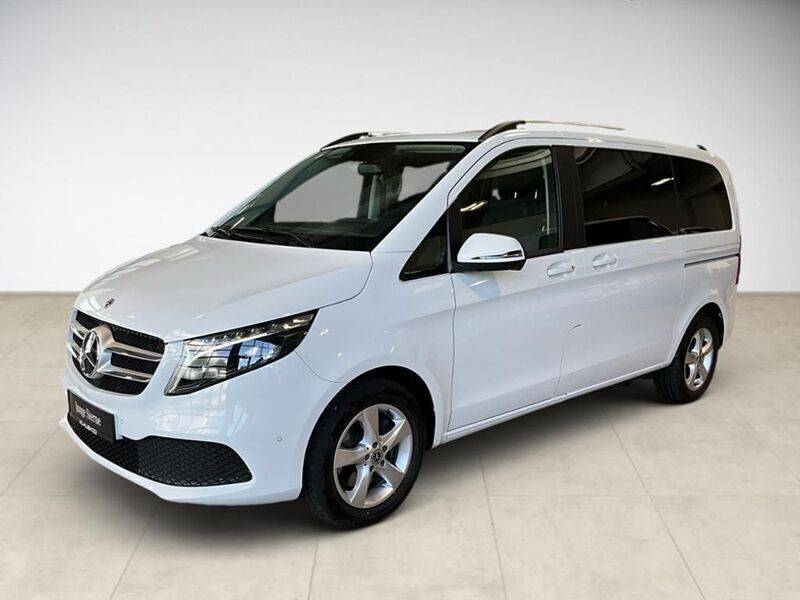 Weiß Gebraucht 2024 Mercedes V220 Edition Van / Kleinbus | 56.111 € (Etwas zu teuer) - Bild 1/4