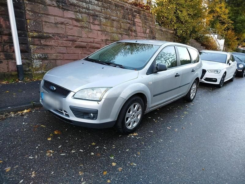 Grau Gebraucht 2006 Ford Focus Kombi | 1.900 € (Fairer Preis) - Bild 1/4