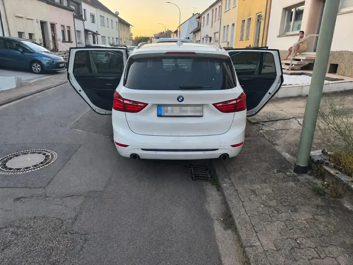Gebraucht BMW 220 Gran Tourer 190 PS (139 kW) 2017 Weiß Van / Kleinbus