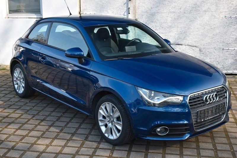 Gebraucht Audi A1 Ambition 122 PS (89 kW) 2010 Blau Kleinwagen