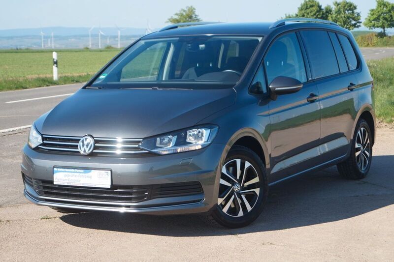 Indiumgrau metallic Gebraucht 2020 VW Touran United Van / Kleinbus | 26.390 € (Fairer Preis) - Bild 1/4