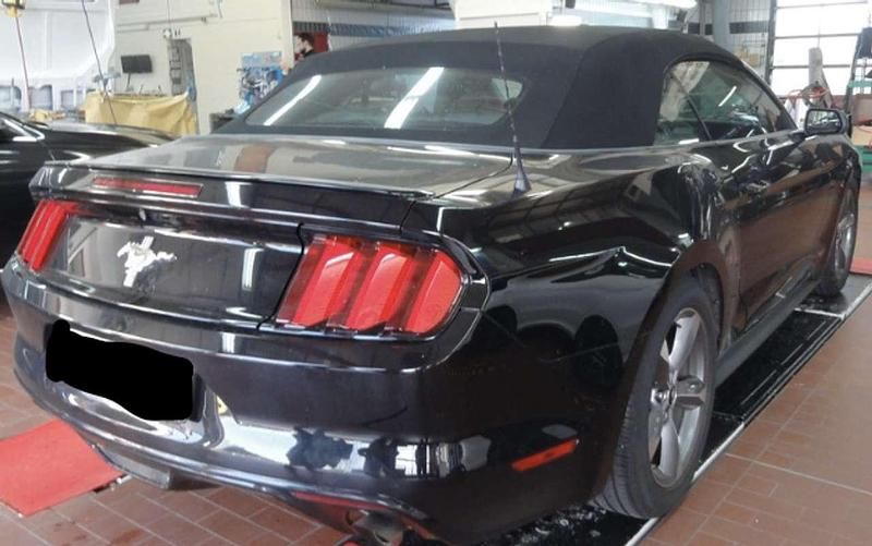 Gebraucht Ford Mustang 309 PS (227 kW) 2015 Schwarz Cabrio