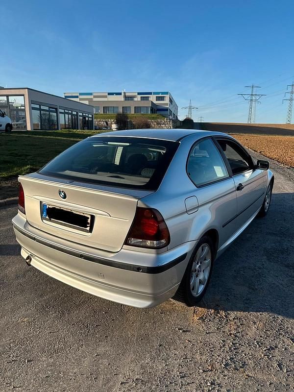 Gebraucht BMW 316 116 PS (85 kW) 2003 Silber Coupé