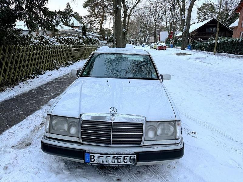Gebraucht Mercedes E230 179 PS (131 kW) 1991 Braun Limousine