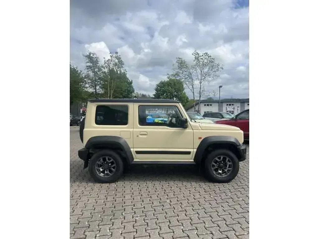 Second-hand Suzuki Jimny Comfort+ 102 CP (75 kW) 2018 Bej SUV