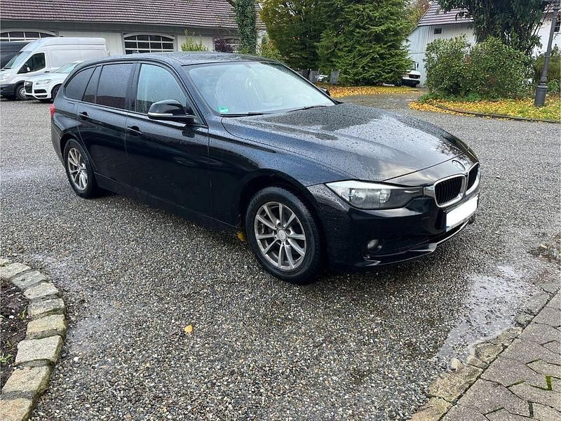 Schwarz Gebraucht 2013 BMW 320 Kombi | 5.999 € (Guter Preis) - Bild 1/4