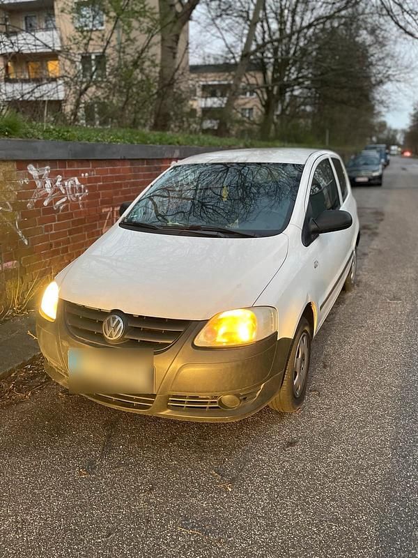Gebraucht VW Fox 54 PS (39 kW) 2010 Weiß Kleinwagen