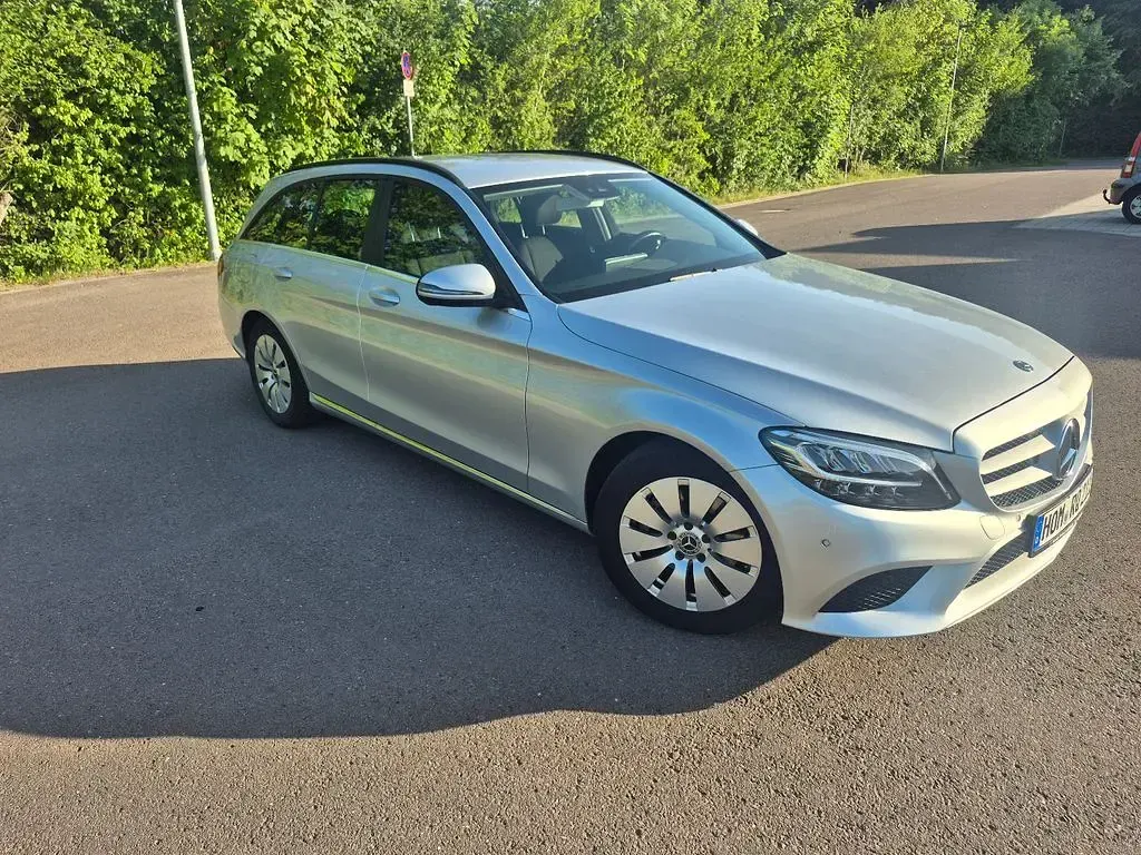 Gebraucht Mercedes C200 150 PS (110 kW) 2019 Silber Limousine