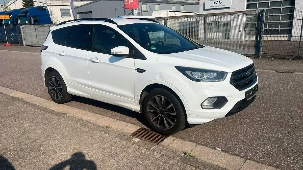 Gebraucht Ford Kuga ST-Line 150 PS (110 kW) 2017 Weiß SUV