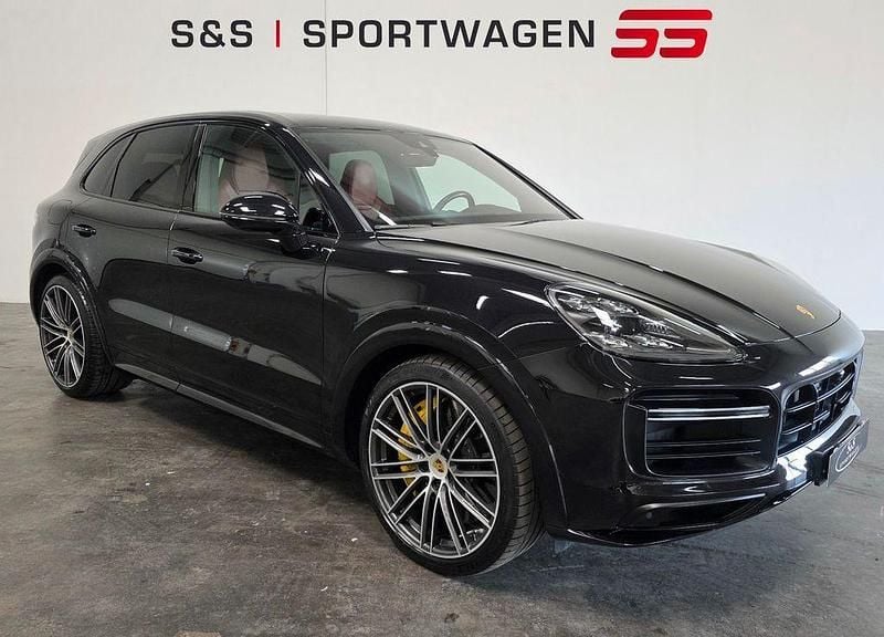 Tiefschwarzmetallic Gebraucht 2020 Porsche Cayenne Turbo SUV | 78.900 € (Guter Preis) - Bild 1/4