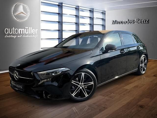 Schwarz Gebraucht 2024 Mercedes A180 Kleinwagen | 29.980 € (Fairer Preis) - Bild 1/4