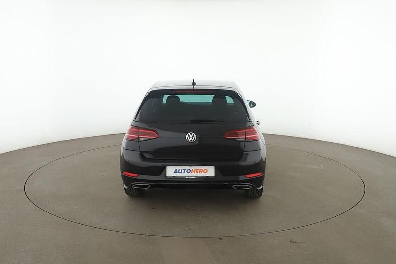 Gebraucht VW Golf VII Highline 150 PS (110 kW) 2019 Schwarz Limousine
