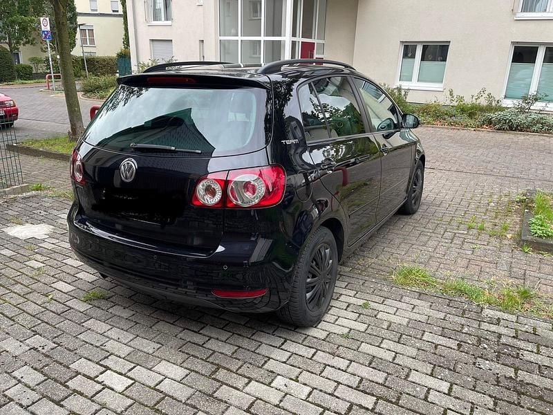 Second-hand VW Golf VI 105 CP (77 kW) 2011 Negru Hatchback