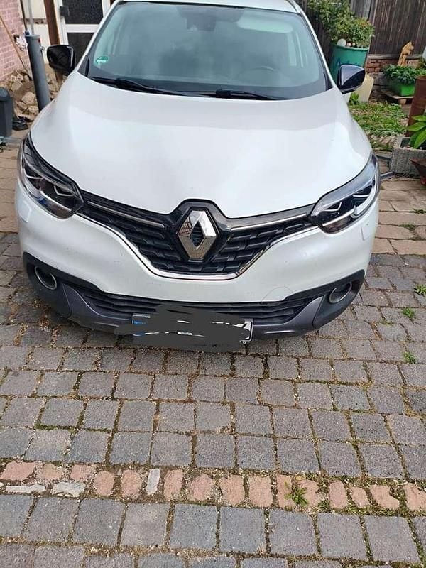 Weiß Gebraucht 2017 Renault Kadjar Bose Edition SUV | 12.500 € (Guter Preis) - Bild 1/4