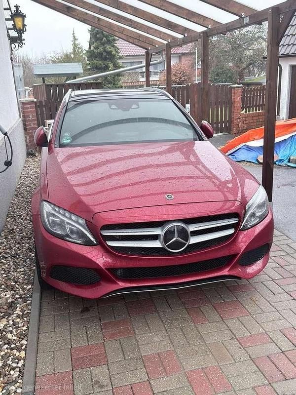 Gebraucht Mercedes C400 333 PS (244 kW) 2018 Rot Kombi