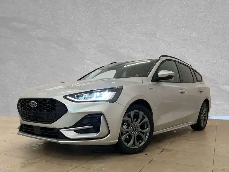 Używany Ford Focus ST-Line 155 KM (114 kW) 2025 Srebrny Sedan/Limuzyna