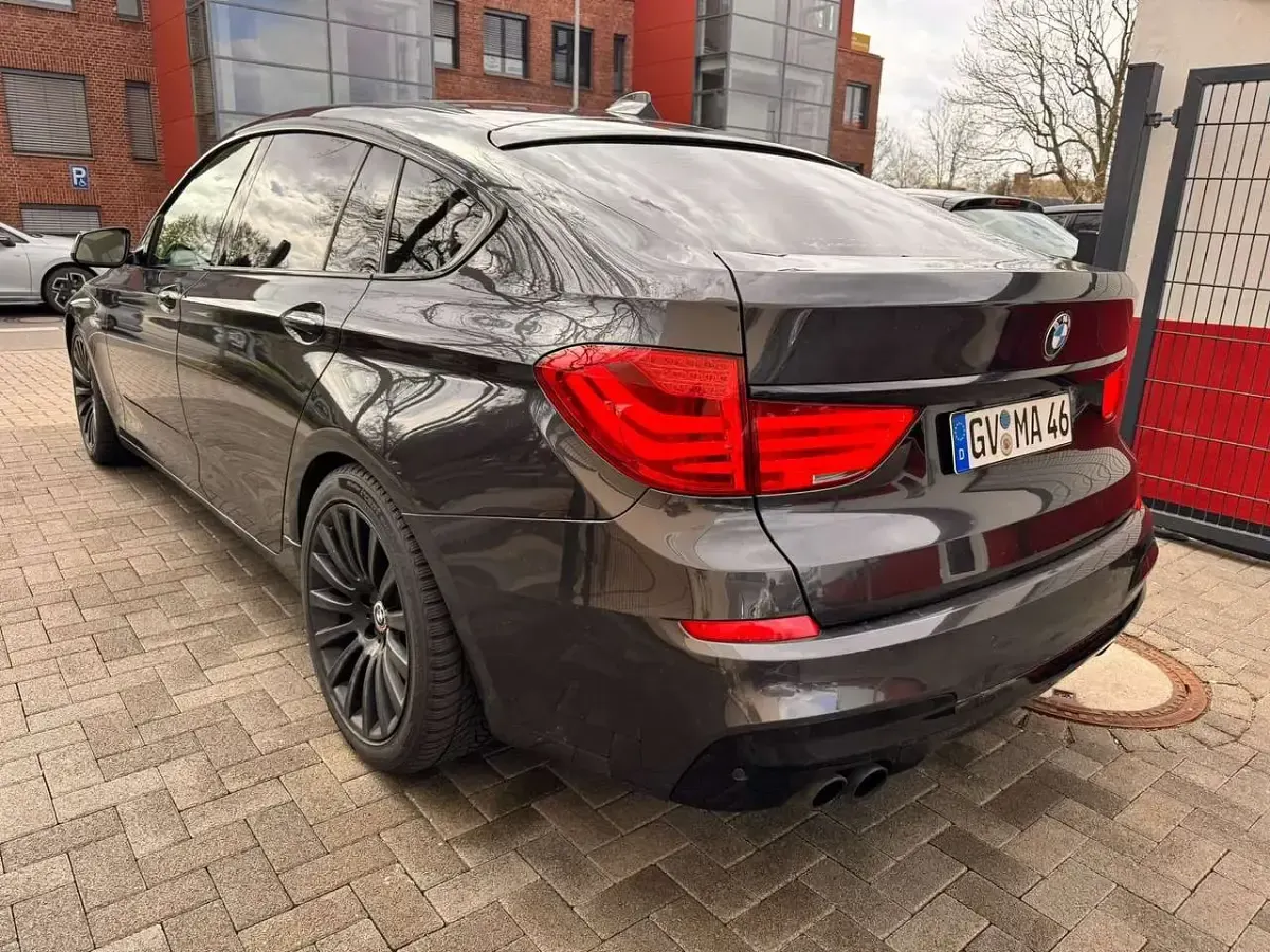 Gebraucht BMW 530 245 PS (180 kW) 2010 Sophistograu Kleinwagen