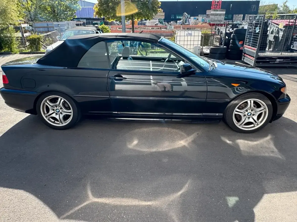 Gebraucht BMW 318 143 PS (105 kW) 2004 Schwarz Cabrio