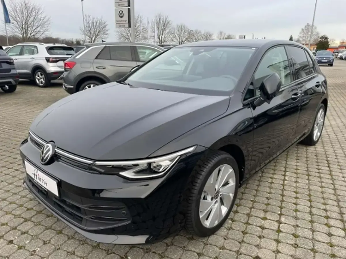 Neu VW Golf VIII Life 116 PS (85 kW) 2026 Schwarz Limousine