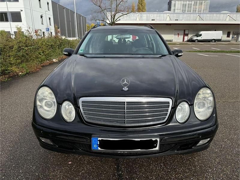 Gebraucht Mercedes E270 Classic 177 PS (130 kW) 2004 Schwarz Limousine