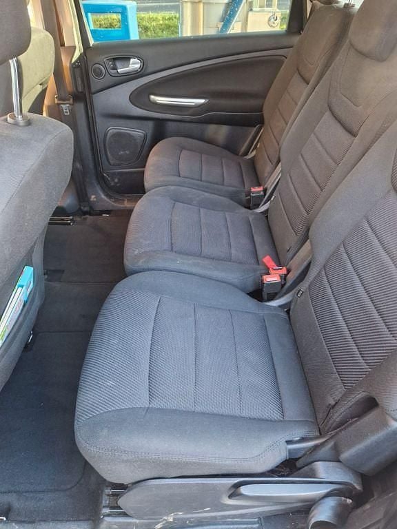 Gebraucht Ford S-MAX Titanium 140 PS (102 kW) 2014 Silber Van / Kleinbus