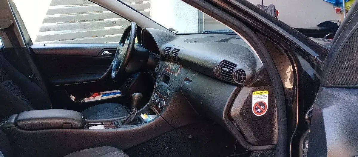 Gebraucht Mercedes C200 Classic 122 PS (89 kW) 2005 Schwarz Kombi