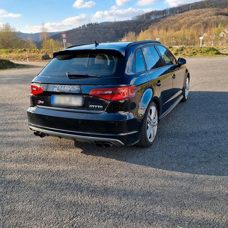 Second-hand Audi S3 Performance 370 CP (272 kW) 2014 Negru Berlinǎ