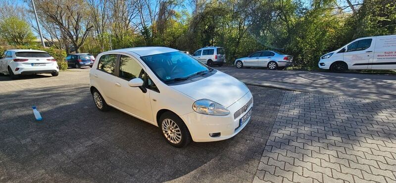 Weiß Gebraucht 2009 Fiat Grande Punto Sport Kleinwagen | 1.950 € (Fairer Preis) - Bild 1/4
