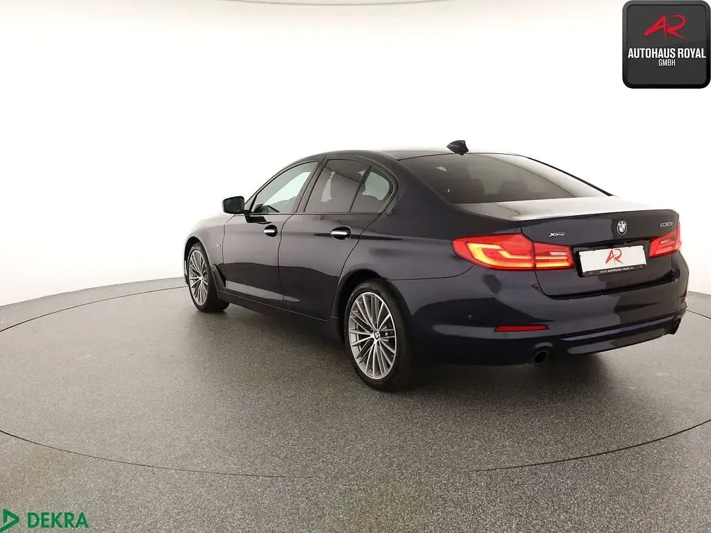 Gebraucht BMW 530 Sport Line 252 PS (185 kW) 2019 Imperialblau brillanteffektlli Limousine