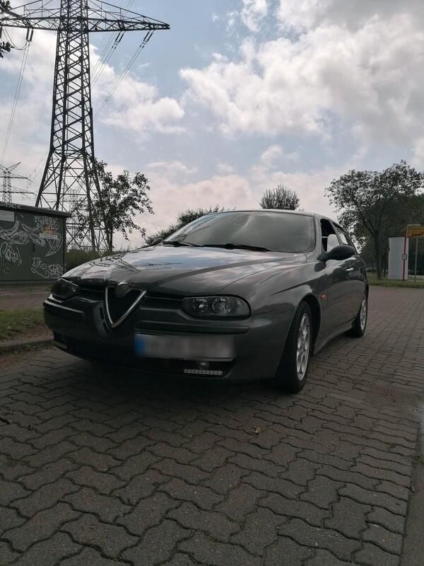 Grau Gebraucht 2001 Alfa Romeo 156 Kombi | 2.100 € - Bild 1/4