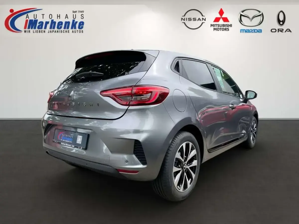 Neu Mitsubishi Colt Plus 91 PS (66 kW) 2026 Achatgrau metallic Kleinwagen